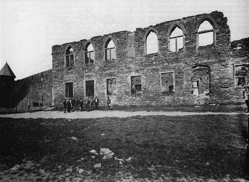 Datei:Schloss Burg als Ruine um 1887.jpg