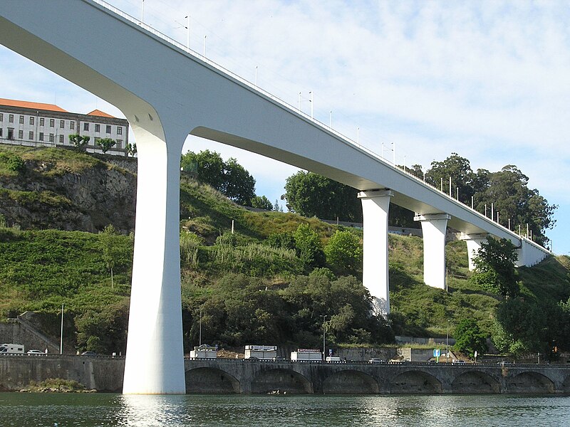 Datei:São-João-Brücke.JPG