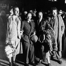 Von links nach rechts: Ernst Sorge, Ernst Udet, Arnold Fanck und Gibson Gowland (1932)