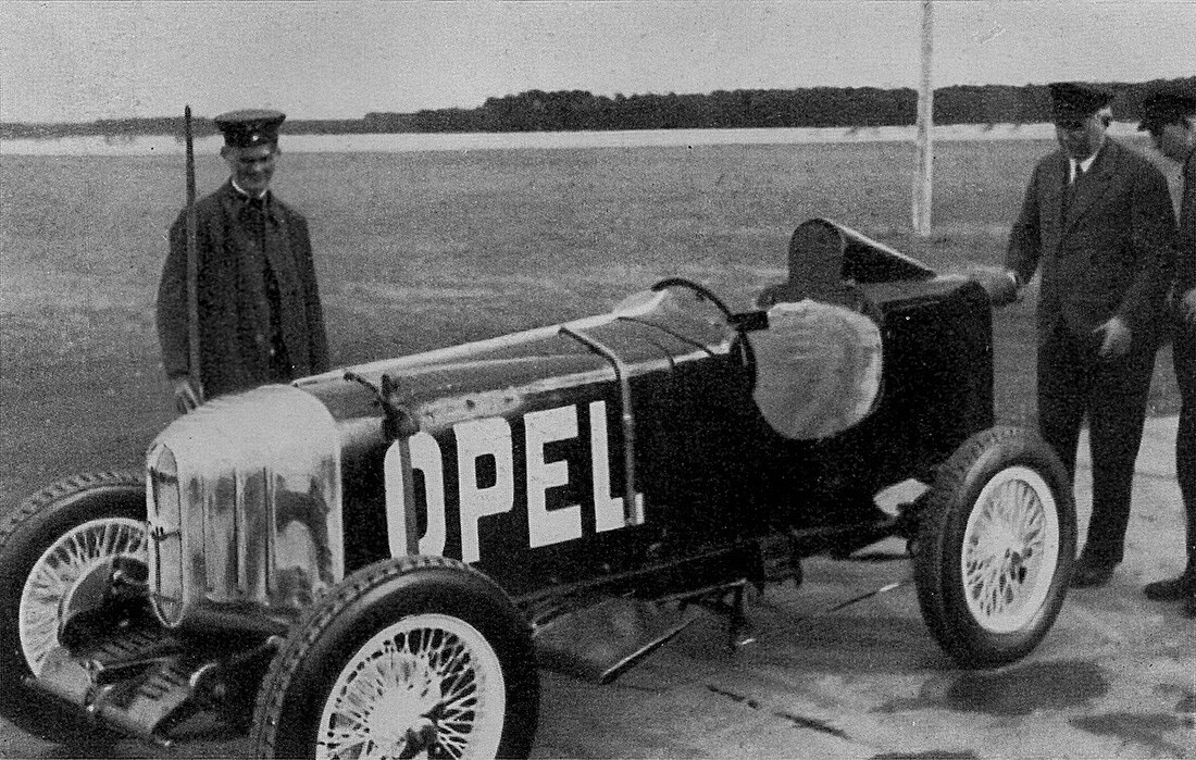 Datei:Opel-RAK1-04-1928-Totale.jpg