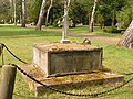 Friedhof "In den Kisseln", Französisches Kriegerehrenmal ("Franzosenkreuz"), Denkmäler in Spandau#Französisches Kriegerehrenmal