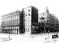 Links: das zweite Dom-Hotel Mitte: „Photographisches Atelier“ J. H. Schoenscheidt Rechts: das dritte Dom-Hotel im Bau (um 1892)