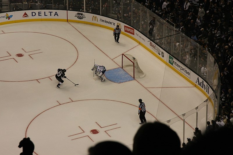 Datei:Penalty-Kings-Canucks.jpeg