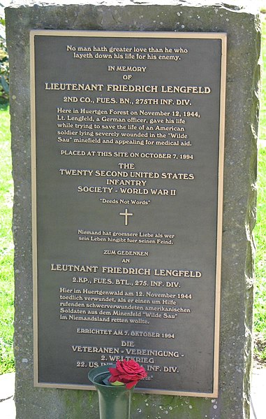 Datei:Lengfeld memorial.jpg