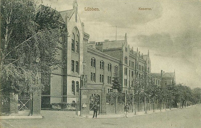 Datei:Lübben, Kaserne, 1916.jpg