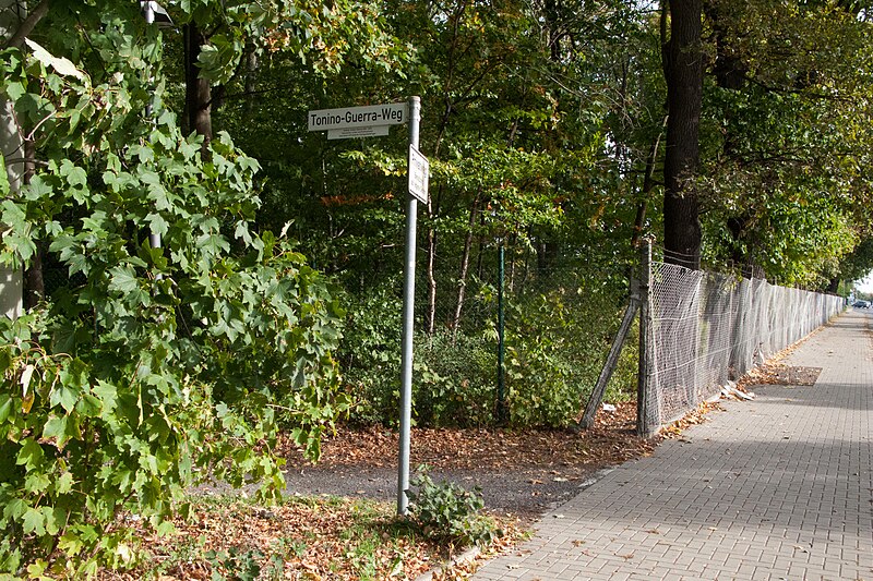 Datei:Tonino Guerra Weg , Mülheimer Strasse, Richtung Troisdorf.jpg