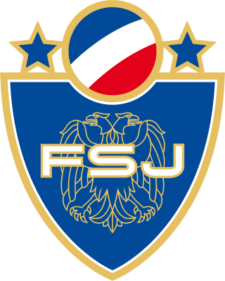 Logo des Fußballverbandes und der Fußballnationalmannschaftder BR Jugoslawien (links) bzw. Serbien und Montenegros (rechts)