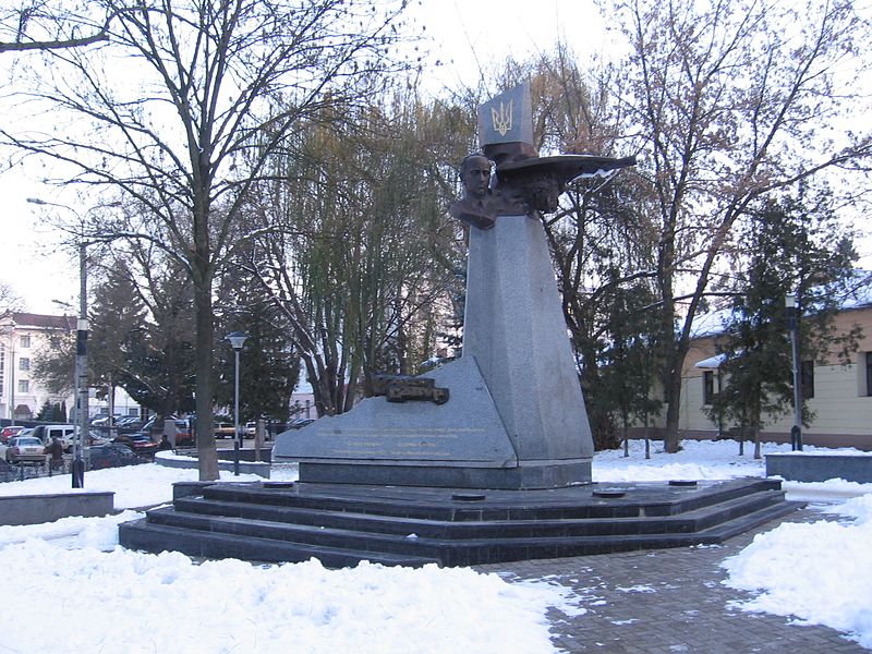 Datei:Klym Sawur Denkmal.jpg