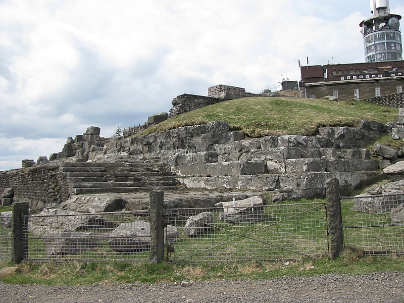 Datei:Merkurtempel-PuydeDome.jpg