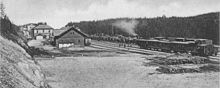 Bahnhof Moldau von Osten mit einem abfahrbereiten Reisezug der kkStB (um 1900)