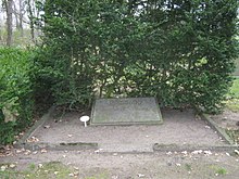 Grabstätte Eva Bildts auf dem kommunalen Friedhof in Zeesen