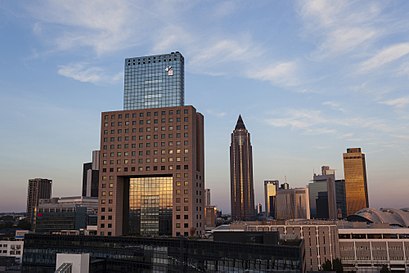 So kommt man zu Messe Frankfurt mit den Öffentlichen - Mehr zum Ort Hier