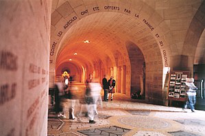 Beinhaus Von Douaumont: Lage, Geschichte, Architektur des Beinhauses