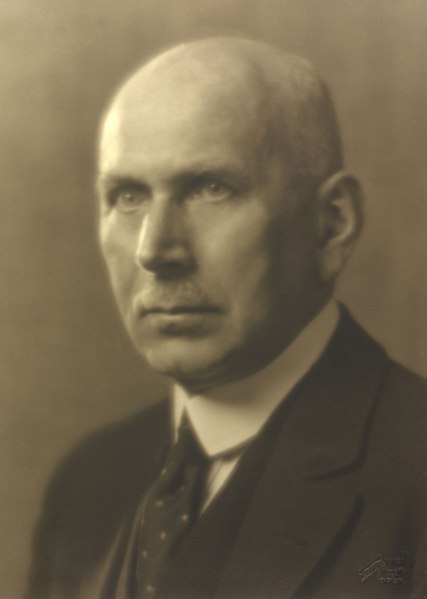 Datei:Alfred von Nostitz-Wallwitz (1870–1953) 1927 © Georg Fayer (1891–1950) OeNB 10454048.jpg