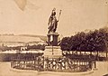 Das 1873 errichtete und 1904 abgerissene Germania-Kriegerdenkmal von Hermann Schies am Eingang zum Nerotal, historische Fotografie um 1890