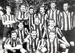 Genç Erkekler 1909-10.jpg