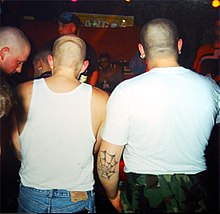 Skinheadsvonhinten.jpg