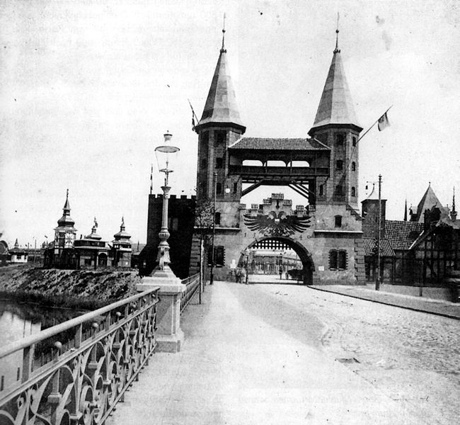 Datei:WP Mittleres Mühlentor Lübeck 1895.jpg