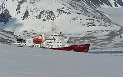 Icebreaker Polar Star off Ny-Ålesund (Svalbard)