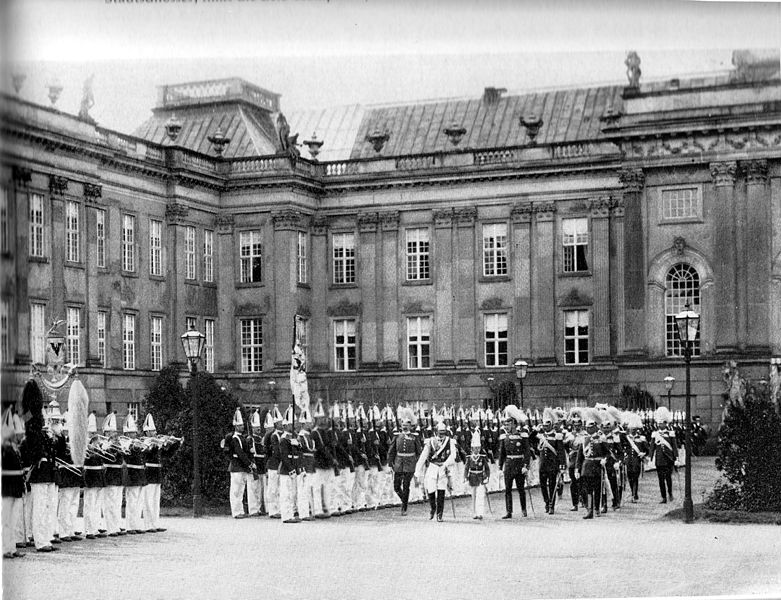 Datei:Prinz Oskar - Einstellung in das 1. Garde-Regiment zu Fuß-Potsdamer Stadtschloss.JPG