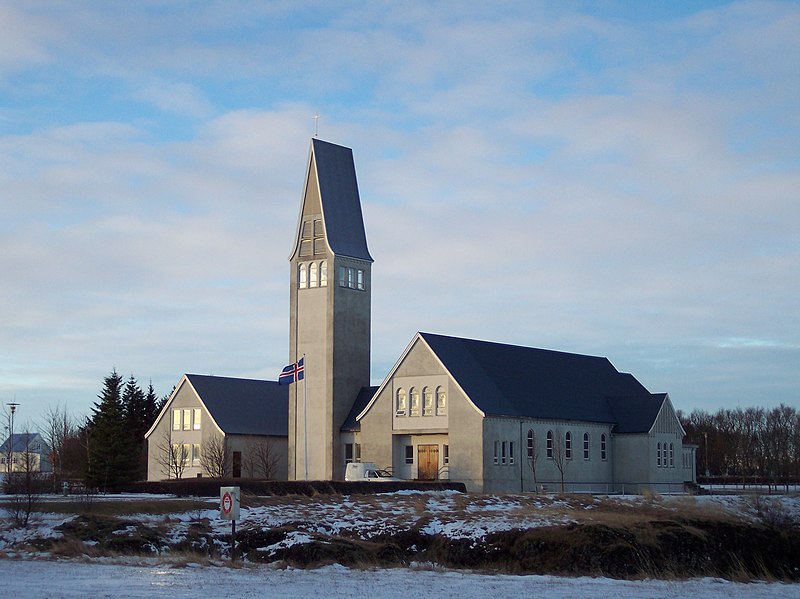 Datei:Selfosskirkja 2005.JPG