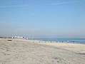 Strand von Virginia Beach, im Hintergrund ist Norfolk zu sehen