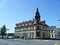 Die Schule Tjarnarskóli am Tjörnin, rechts Iðnó