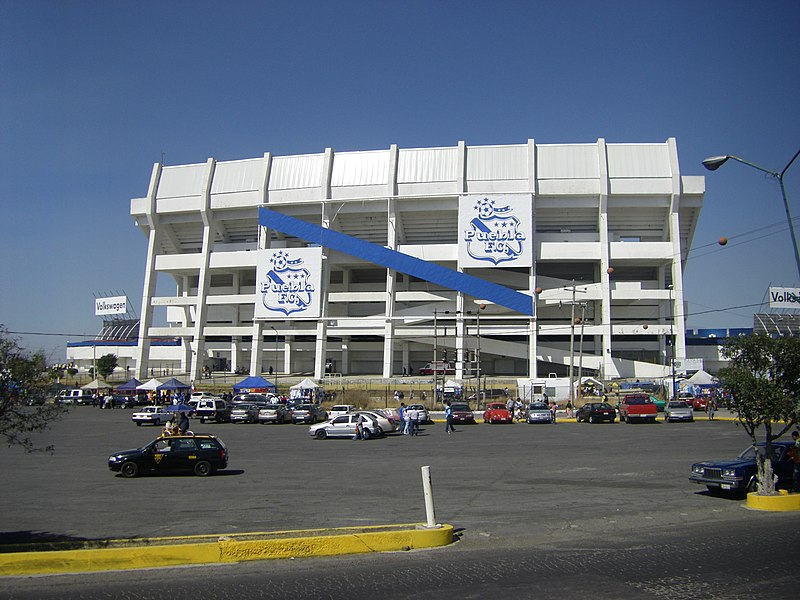 Datei:Estadio Cuauhtémoc Aussenansicht.jpg