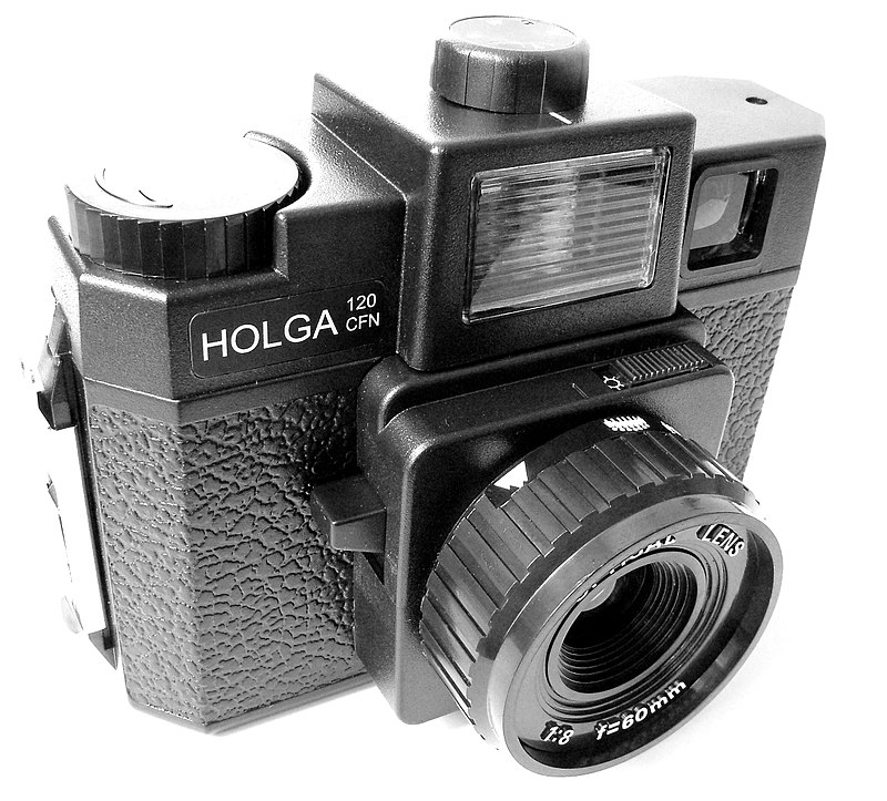 800px-Holga.jpg