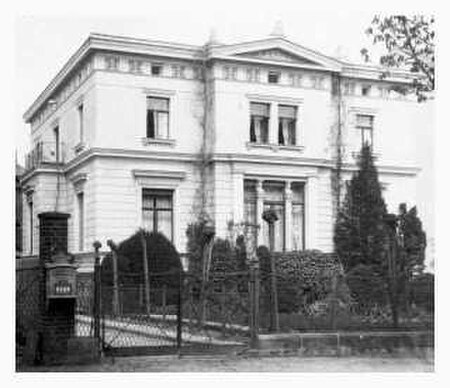 Villa Koecher gemeinfrei sw