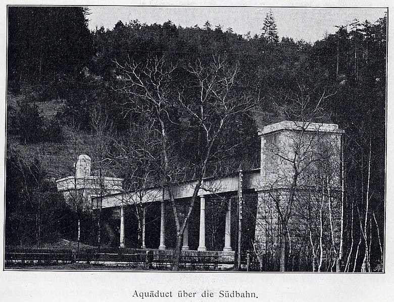 Datei:GuentherZ Aquaeduct ueber die Suedbahn 0007.jpg