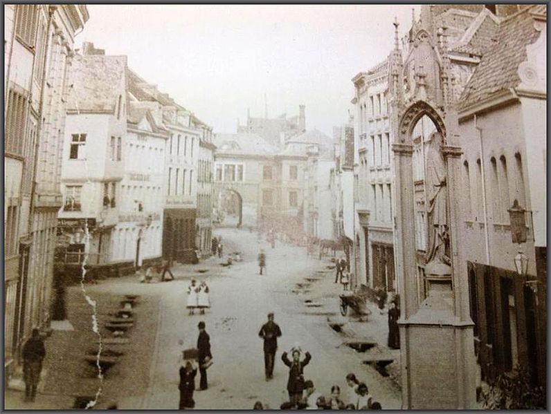 Datei:Kölnstraße mit Kölntor.jpg