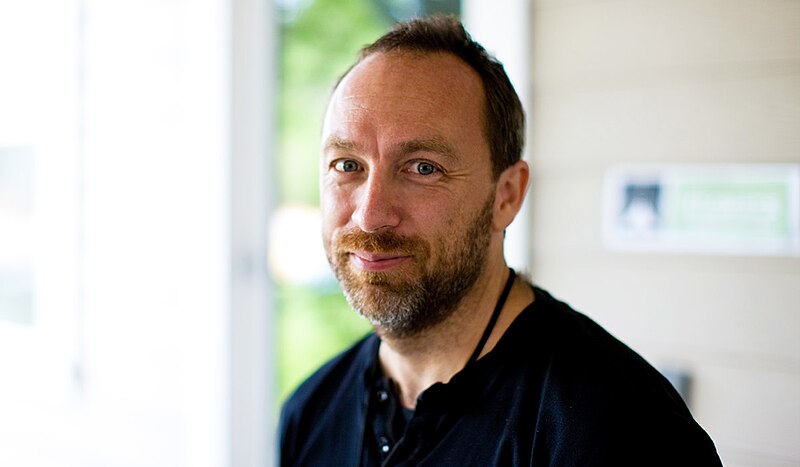 File:Jimmy-wales-black-shirt-1200x700.jpg