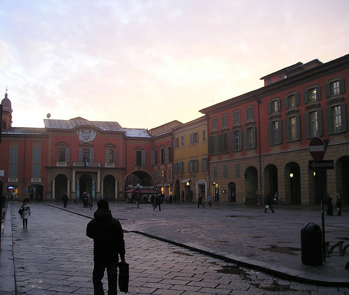 File:Piazza Duomo2.jpg