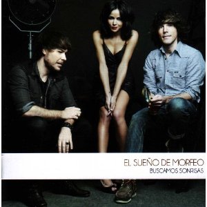 <i>Buscamos Sonrisas</i> 2012 studio album by El Sueño de Morfeo