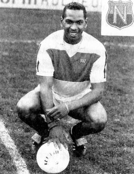 <span class="mw-page-title-main">Jerry Haatrecht</span> Dutch-Surinamese footballer