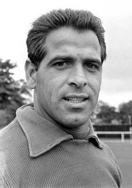 <span class="mw-page-title-main">Joaquim Carvalho (footballer)</span> Portuguese footballer (1937–2022)