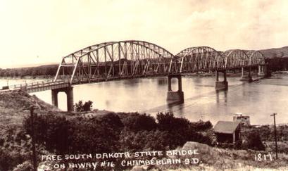 File:Chamberlain SD Bridge pre 1953 postcard.jpg