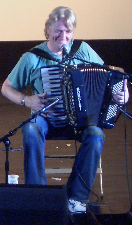 Phil Cunningham (folk musician) - Wikipedia