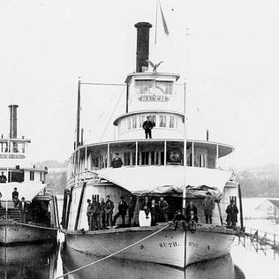 <i>Ruth</i> (sternwheeler 1895) steamboat operated on the Willamette River in Oregon, United States