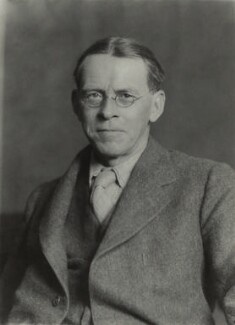 <span class="mw-page-title-main">Lascelles Abercrombie</span> British poet (1881–1938)