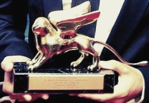 File:Golden Lion (prize).jpg