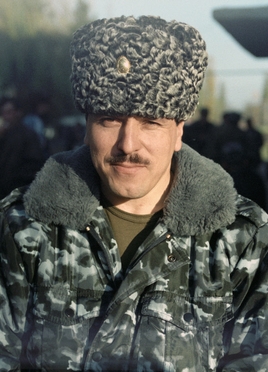 <span class="mw-page-title-main">Vakha Arsanov</span> Chechen divisional general and politician (1950–2005)