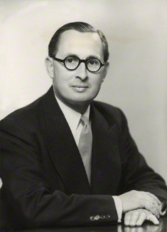 <span class="mw-page-title-main">Basil Smallpeice</span> Accountant and businessman