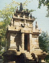 Cangkuang temple, the 8th century Hindu temple near Garut testify the Sundanese Hindu past. Cangkuangtemple.jpg