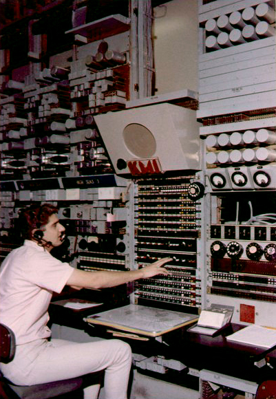 File:KMI Control - 1966.jpg