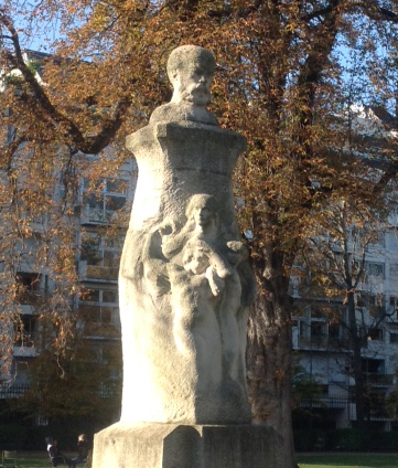 File:Erected in 1911 is a bust monument to Verlaine, sculpted by Auguste Rodo, in the Luxembourg Gardens.jpg