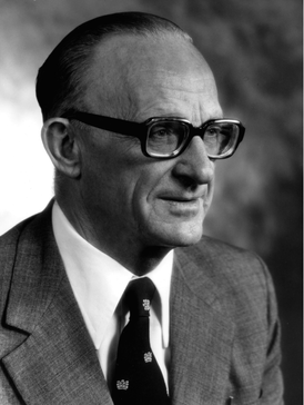 <span class="mw-page-title-main">Harry Smith (microbiologist)</span> British microbiologist (1921–2011)