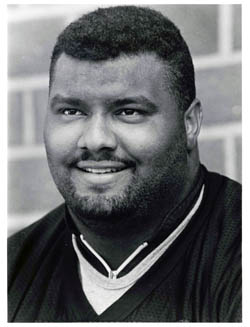 <span class="mw-page-title-main">Chester McGlockton</span> American football player (1969–2011)