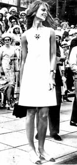 White shift dress of Jean Shrimpton - Wikipedia